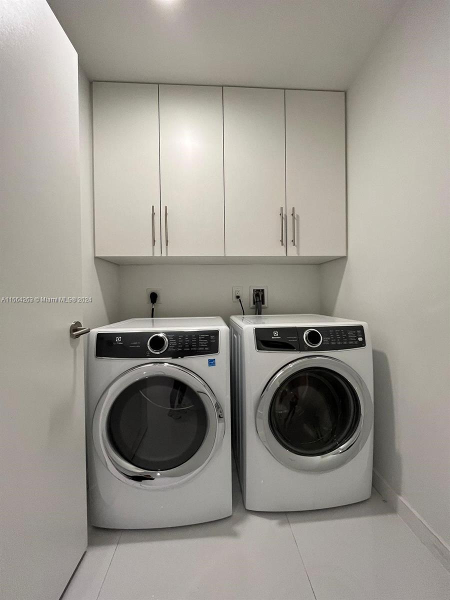 851 NE 1st Ave 1605, Miami, Florida 33132, 2 Bedrooms Bedrooms, ,2 BathroomsBathrooms,Residentiallease,For Rent,851 NE 1st Ave 1605,A11564263