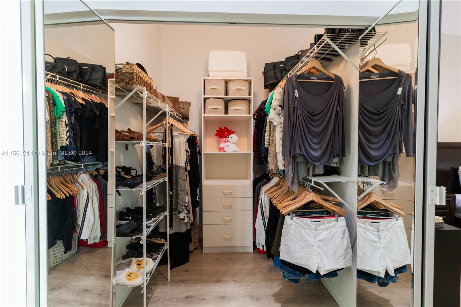 9925 Malvern Dr, Tamarac, Florida 33321, 2 Bedrooms Bedrooms, ,2 BathroomsBathrooms,Residential,For Sale,9925 Malvern Dr,A11564214