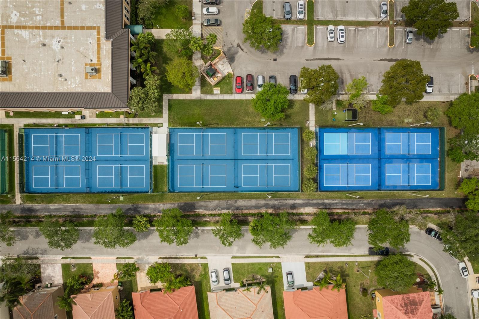 9925 Malvern Dr, Tamarac, Florida 33321, 2 Bedrooms Bedrooms, ,2 BathroomsBathrooms,Residential,For Sale,9925 Malvern Dr,A11564214