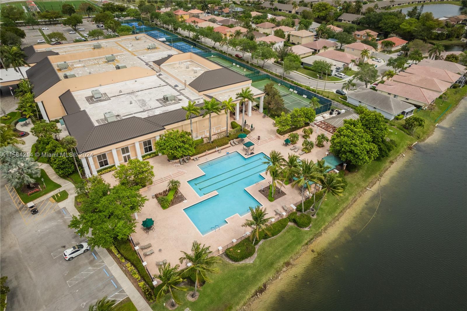 9925 Malvern Dr, Tamarac, Florida 33321, 2 Bedrooms Bedrooms, ,2 BathroomsBathrooms,Residential,For Sale,9925 Malvern Dr,A11564214