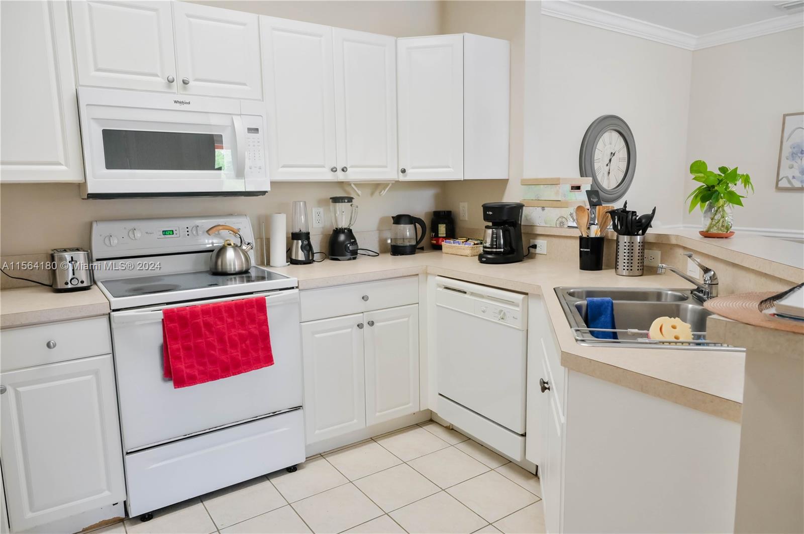 4702 SW 160th Ave 322, Miramar, Florida 33027, 2 Bedrooms Bedrooms, ,2 BathroomsBathrooms,Residentiallease,For Rent,4702 SW 160th Ave 322,A11564180