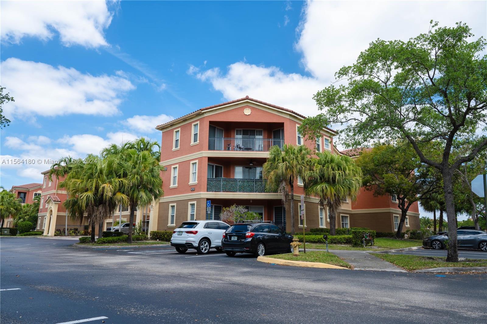 4702 SW 160th Ave 322, Miramar, Florida 33027, 2 Bedrooms Bedrooms, ,2 BathroomsBathrooms,Residentiallease,For Rent,4702 SW 160th Ave 322,A11564180