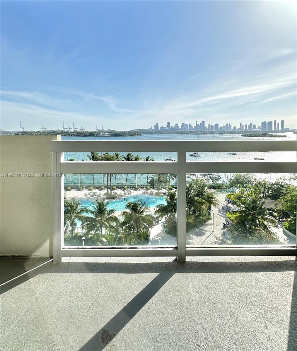 1500  Bay Rd #820S For Sale A11564220, FL