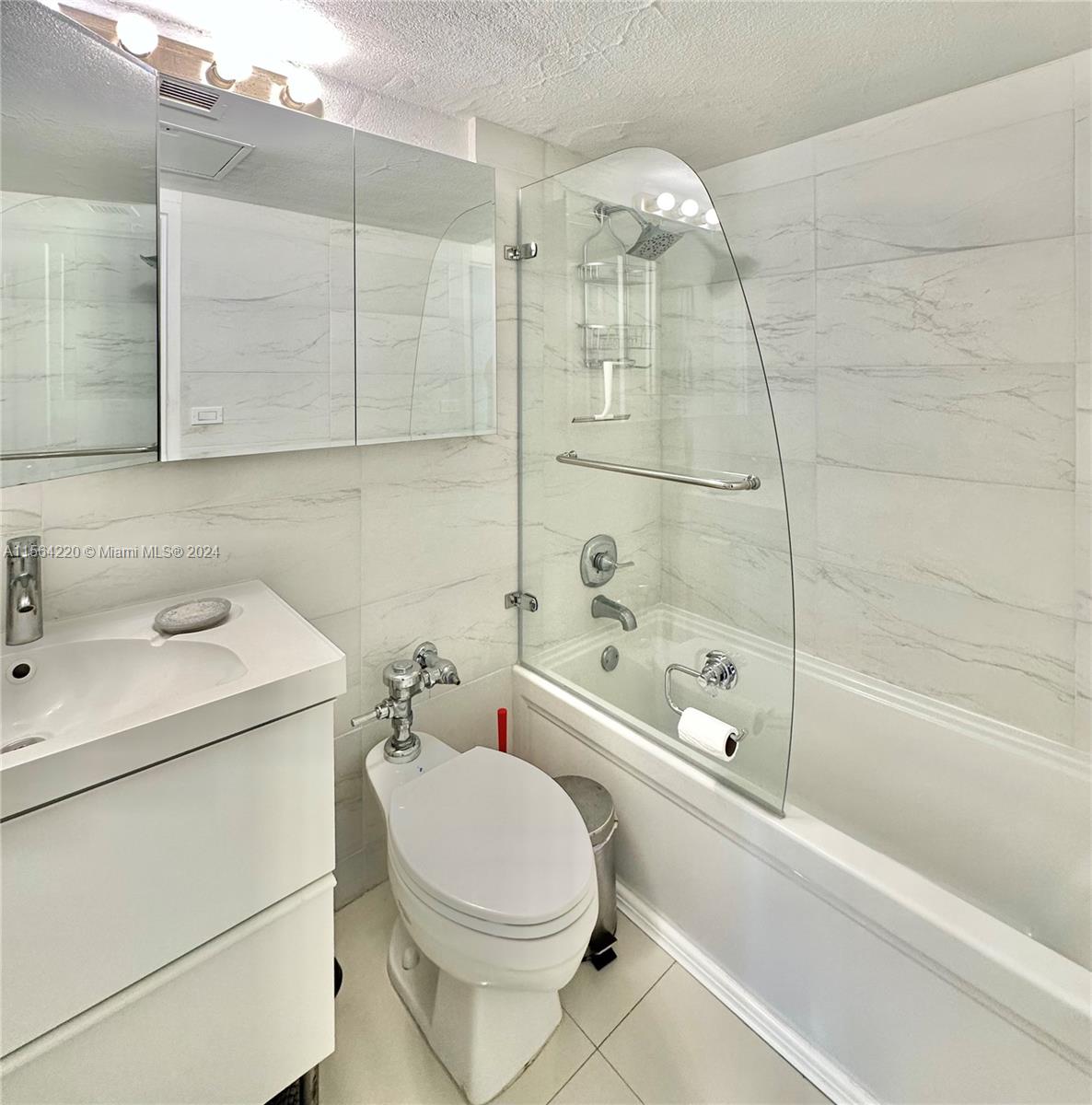 1500 Bay Rd 820S, Miami Beach, Florida 33139, 1 Bedroom Bedrooms, ,1 BathroomBathrooms,Residentiallease,For Rent,1500 Bay Rd 820S,A11564220