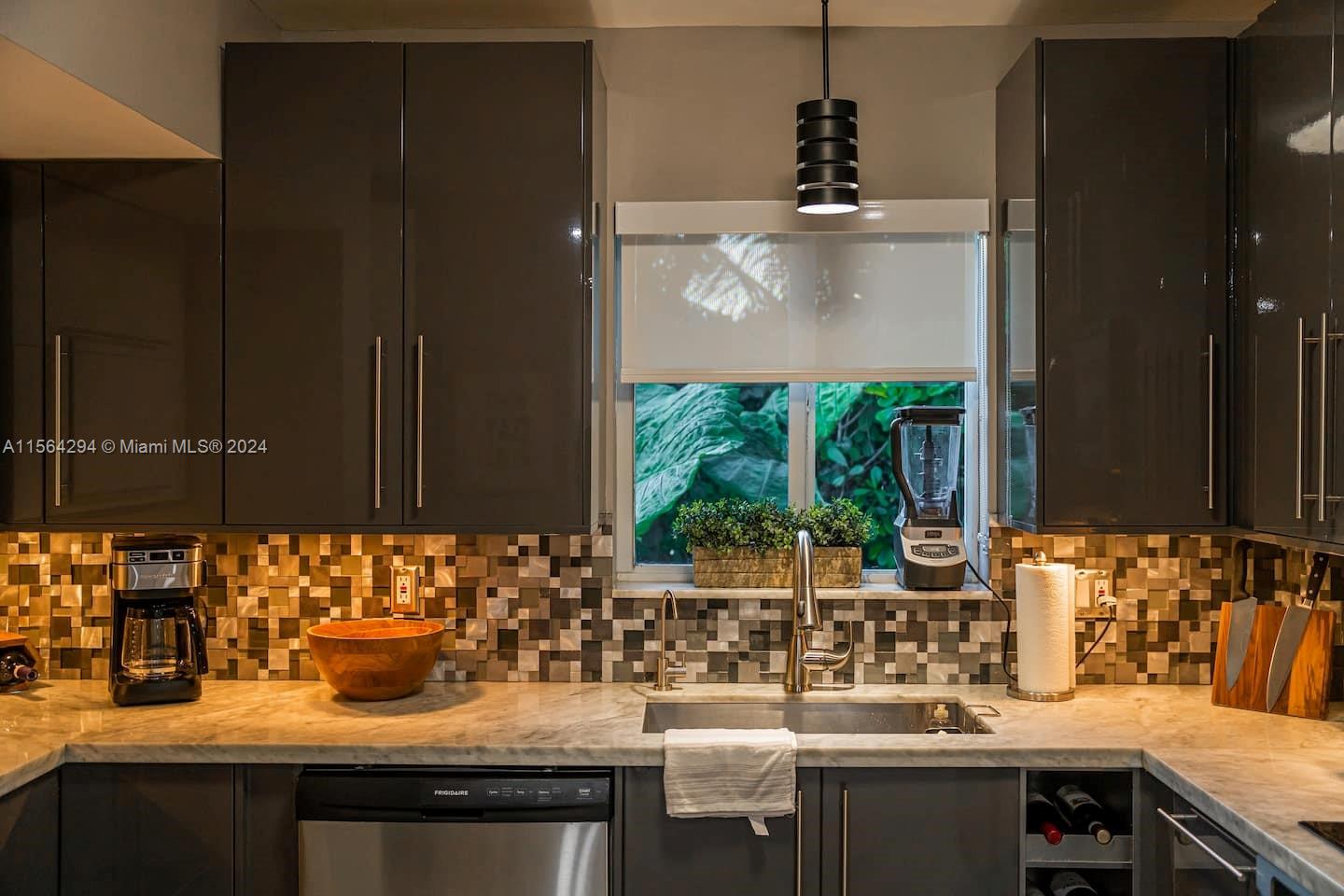 147 NW 87th St, El Portal, Florida 33150, 3 Bedrooms Bedrooms, ,2 BathroomsBathrooms,Residentiallease,For Rent,147 NW 87th St,A11564294