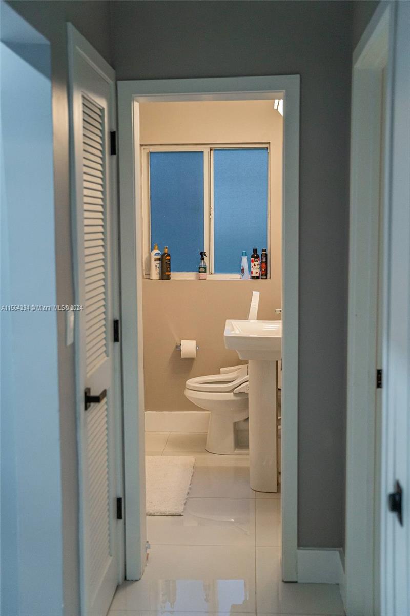 147 NW 87th St, El Portal, Florida 33150, 3 Bedrooms Bedrooms, ,2 BathroomsBathrooms,Residentiallease,For Rent,147 NW 87th St,A11564294