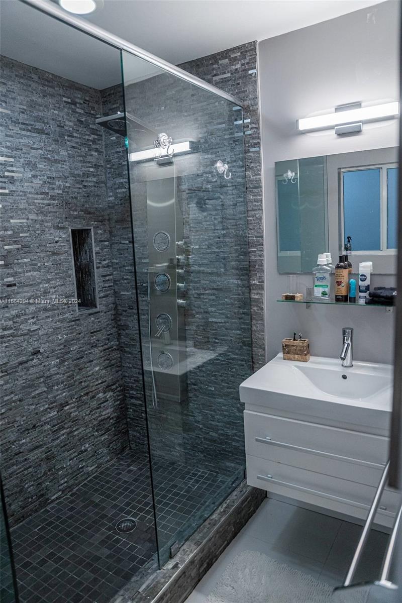 147 NW 87th St, El Portal, Florida 33150, 3 Bedrooms Bedrooms, ,2 BathroomsBathrooms,Residentiallease,For Rent,147 NW 87th St,A11564294