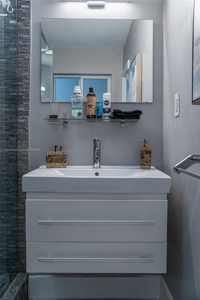 147 NW 87th St, El Portal, Florida 33150, 3 Bedrooms Bedrooms, ,2 BathroomsBathrooms,Residentiallease,For Rent,147 NW 87th St,A11564294