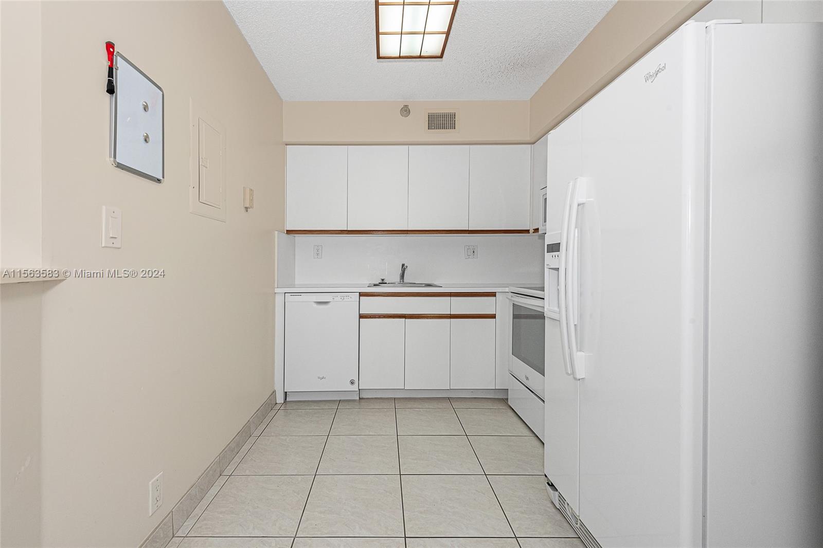 3400 NE 192nd St 910, Aventura, Florida 33180, 2 Bedrooms Bedrooms, ,2 BathroomsBathrooms,Residentiallease,For Rent,3400 NE 192nd St 910,A11563583