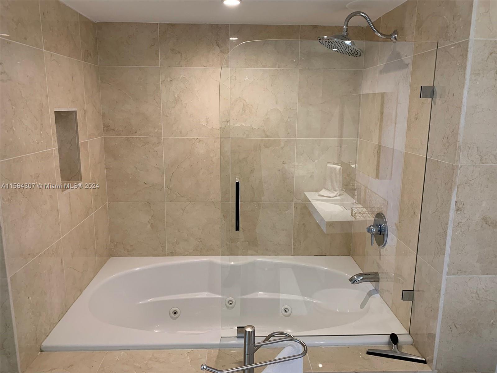 1800 S Ocean Dr 2809, Hallandale Beach, Florida 33009, 2 Bedrooms Bedrooms, ,2 BathroomsBathrooms,Residentiallease,For Rent,1800 S Ocean Dr 2809,A11564307