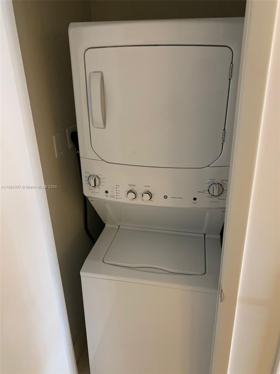 1800 S Ocean Dr 2809, Hallandale Beach, Florida 33009, 2 Bedrooms Bedrooms, ,2 BathroomsBathrooms,Residentiallease,For Rent,1800 S Ocean Dr 2809,A11564307