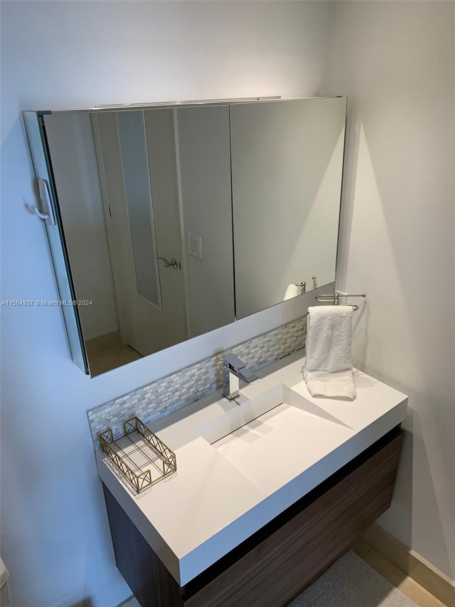 1800 S Ocean Dr 2809, Hallandale Beach, Florida 33009, 2 Bedrooms Bedrooms, ,2 BathroomsBathrooms,Residentiallease,For Rent,1800 S Ocean Dr 2809,A11564307