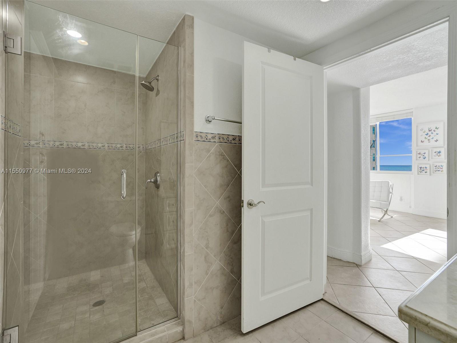 5005 Collins Ave 725, Miami Beach, Florida 33140, 2 Bedrooms Bedrooms, ,1 BathroomBathrooms,Residential,For Sale,5005 Collins Ave 725,A11550977