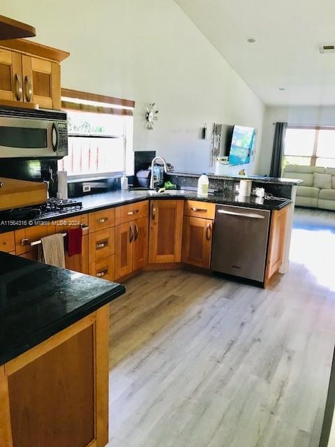 8353 SW 161st Pl, Miami, Florida 33193, 3 Bedrooms Bedrooms, ,2 BathroomsBathrooms,Residentiallease,For Rent,8353 SW 161st Pl,A11564316