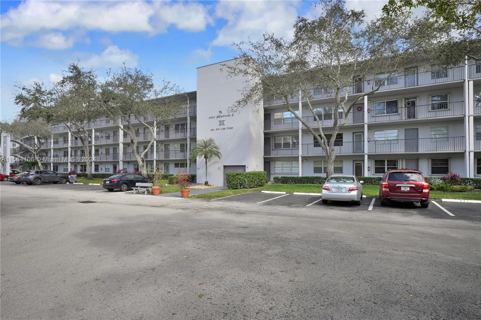 251 SW 132nd Way 118H, Pembroke Pines, Florida 33027, 2 Bedrooms Bedrooms, ,2 BathroomsBathrooms,Residential,For Sale,251 SW 132nd Way 118H,A11564106