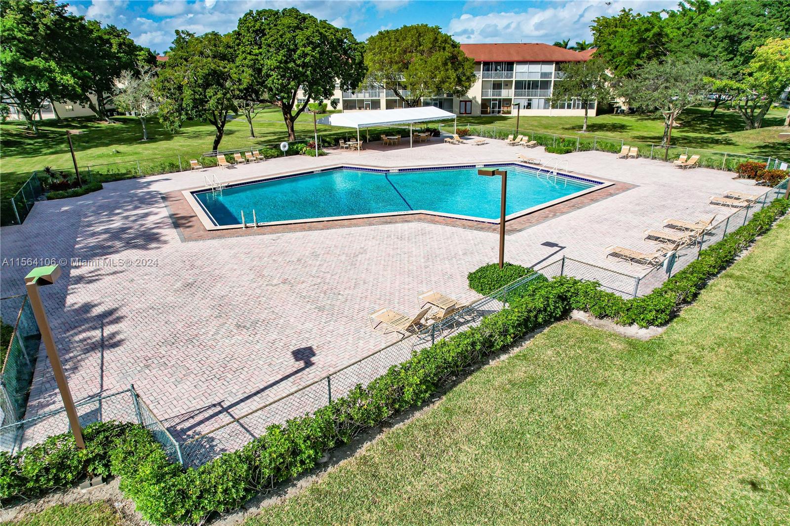 251 SW 132nd Way 118H, Pembroke Pines, Florida 33027, 2 Bedrooms Bedrooms, ,2 BathroomsBathrooms,Residential,For Sale,251 SW 132nd Way 118H,A11564106