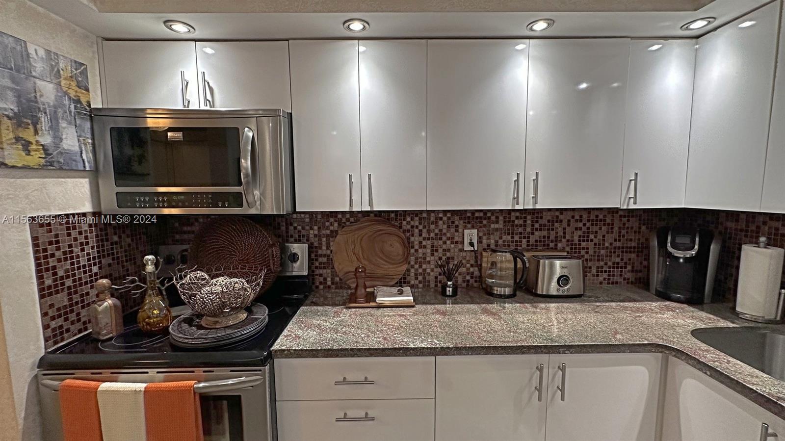 3180 S Ocean Dr 722, Hallandale Beach, Florida 33009, 1 Bedroom Bedrooms, ,1 BathroomBathrooms,Residential,For Sale,3180 S Ocean Dr 722,A11563655