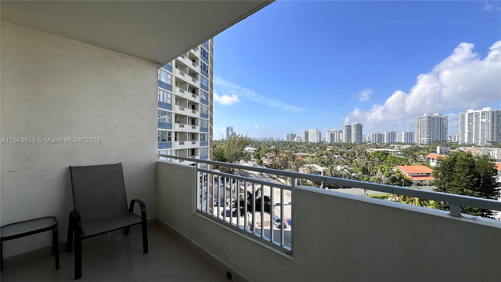 3180 S Ocean Dr 722, Hallandale Beach, Florida 33009, 1 Bedroom Bedrooms, ,1 BathroomBathrooms,Residential,For Sale,3180 S Ocean Dr 722,A11563655
