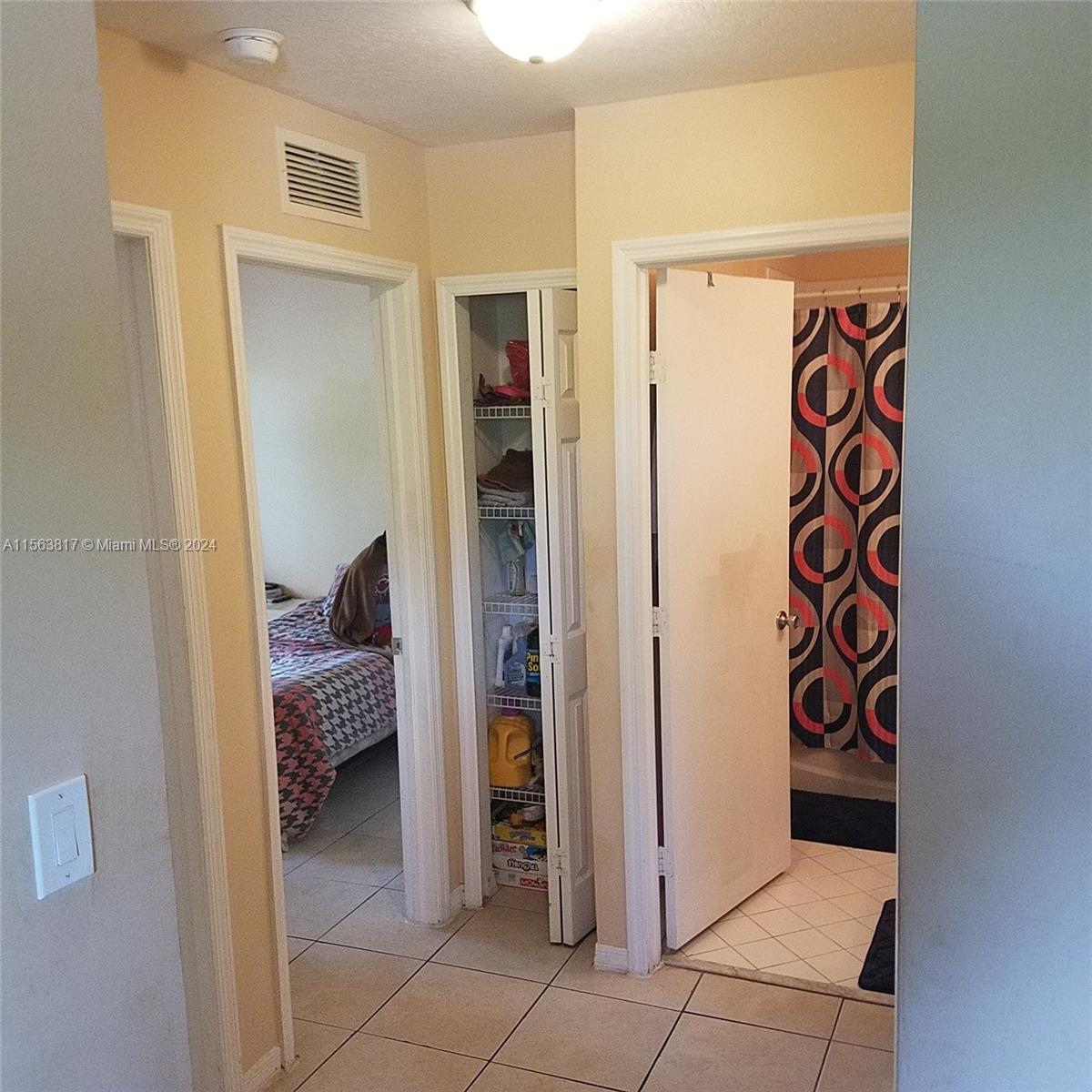2600 SE 12th Pl 206, Homestead, Florida 33035, 3 Bedrooms Bedrooms, ,2 BathroomsBathrooms,Residentiallease,For Rent,2600 SE 12th Pl 206,A11563817