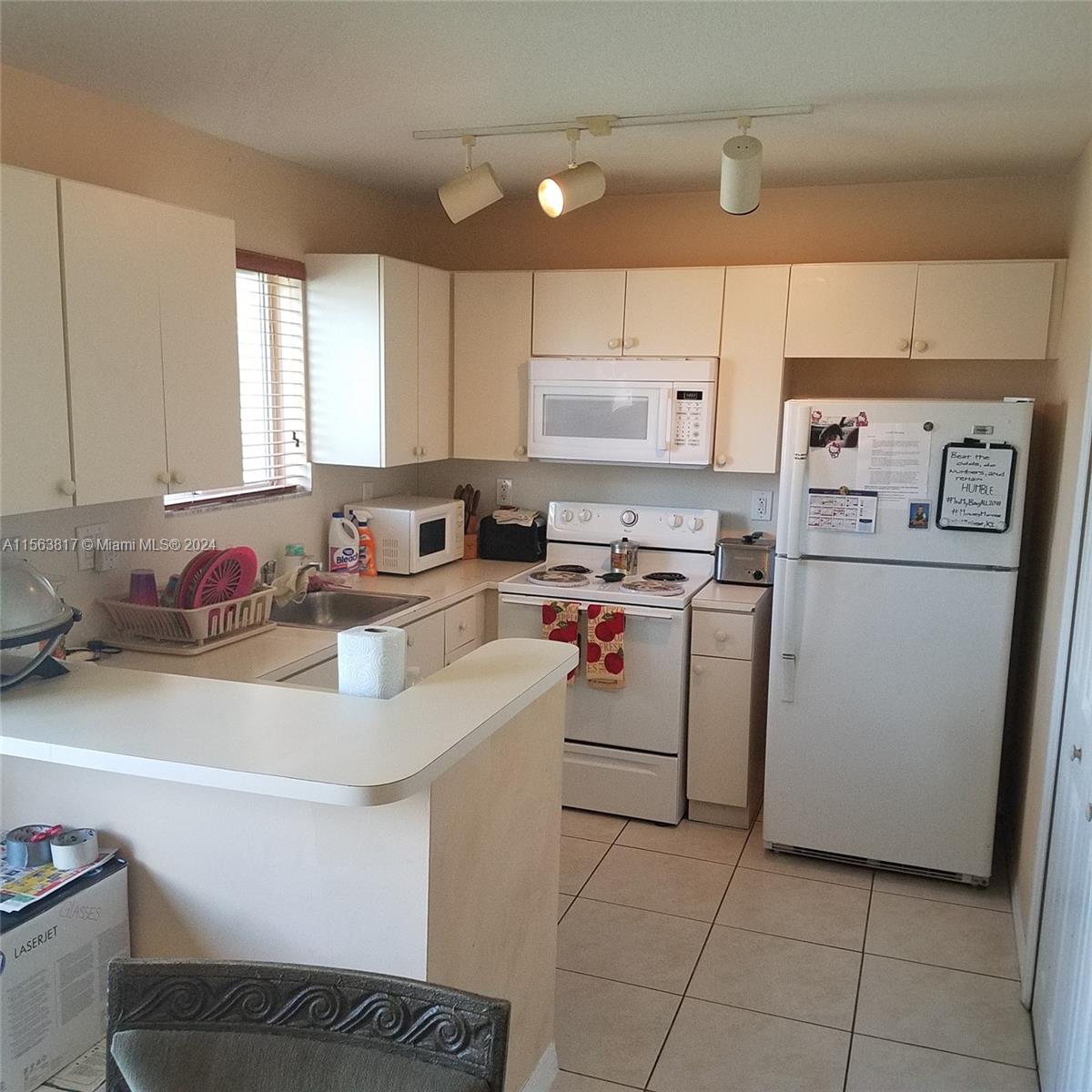 2600 SE 12th Pl 206, Homestead, Florida 33035, 3 Bedrooms Bedrooms, ,2 BathroomsBathrooms,Residentiallease,For Rent,2600 SE 12th Pl 206,A11563817