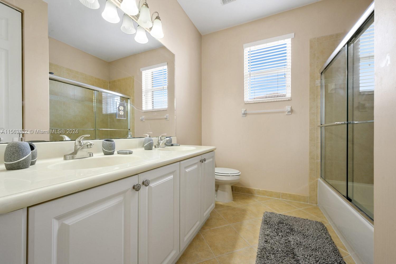 17599 SW 54th St, Miramar, Florida 33029, 5 Bedrooms Bedrooms, ,3 BathroomsBathrooms,Residentiallease,For Rent,17599 SW 54th St,A11563882