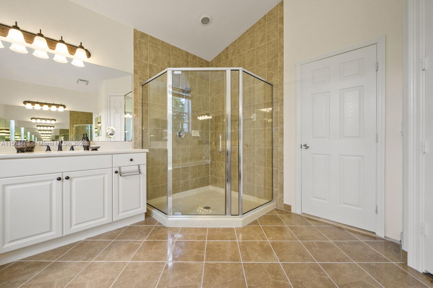 17599 SW 54th St, Miramar, Florida 33029, 5 Bedrooms Bedrooms, ,3 BathroomsBathrooms,Residentiallease,For Rent,17599 SW 54th St,A11563882
