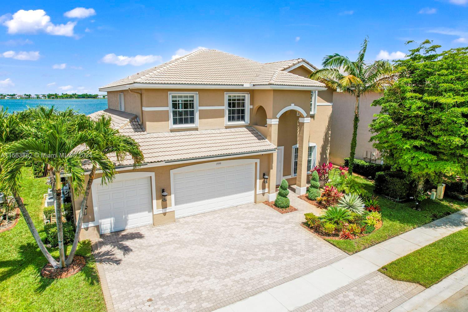 17599 SW 54th St, Miramar, Florida 33029, 5 Bedrooms Bedrooms, ,3 BathroomsBathrooms,Residentiallease,For Rent,17599 SW 54th St,A11563882