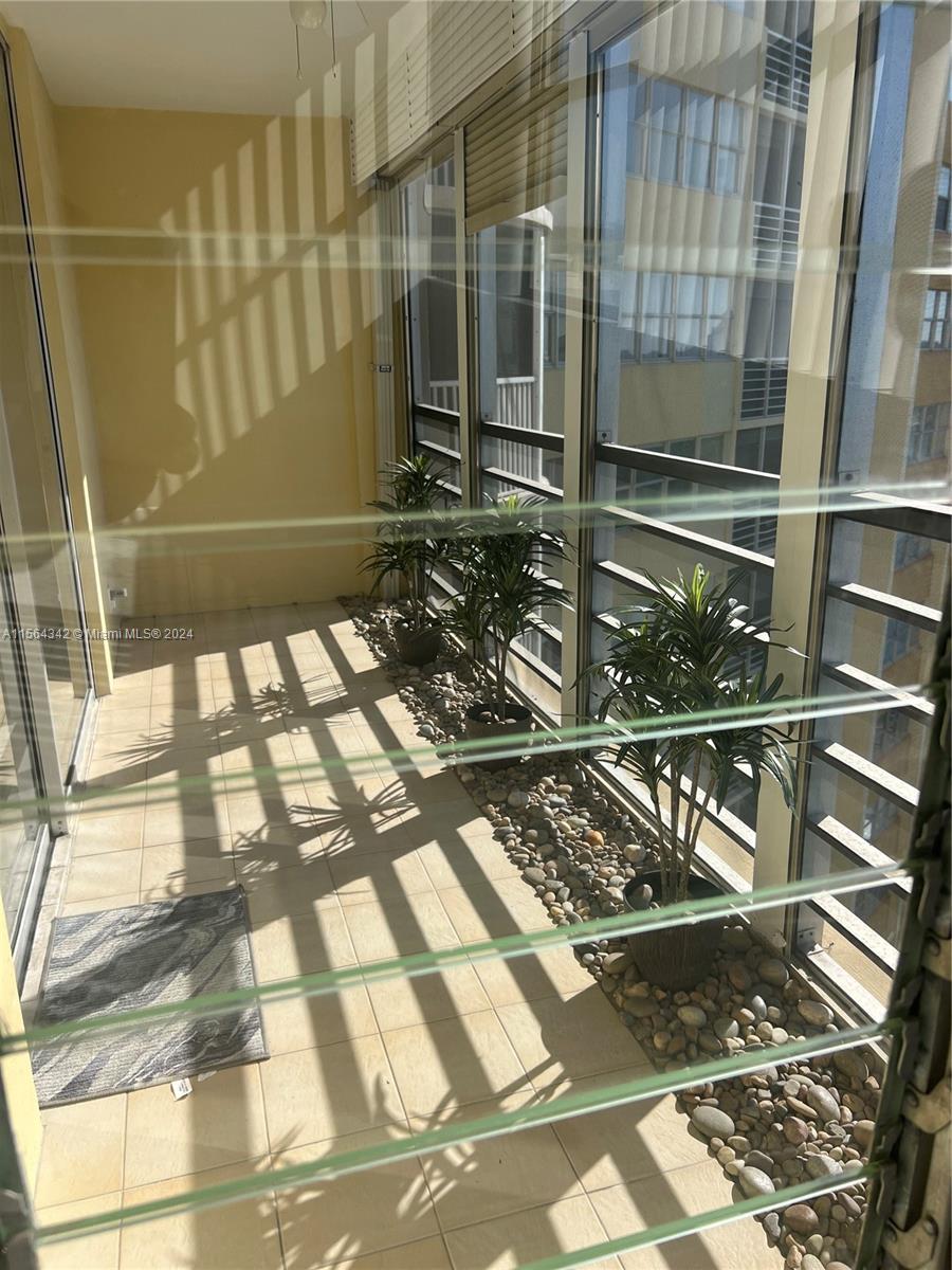 100 Golden Isles Dr 909, Hallandale Beach, Florida 33009, 1 Bedroom Bedrooms, ,1 BathroomBathrooms,Residential,For Sale,100 Golden Isles Dr 909,A11564342