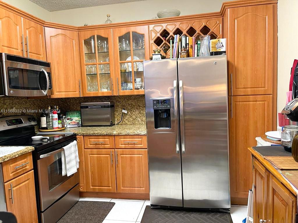 335 NW 152nd Ln, Pembroke Pines, Florida 33028, 3 Bedrooms Bedrooms, ,2 BathroomsBathrooms,Residentiallease,For Rent,335 NW 152nd Ln,A11563332