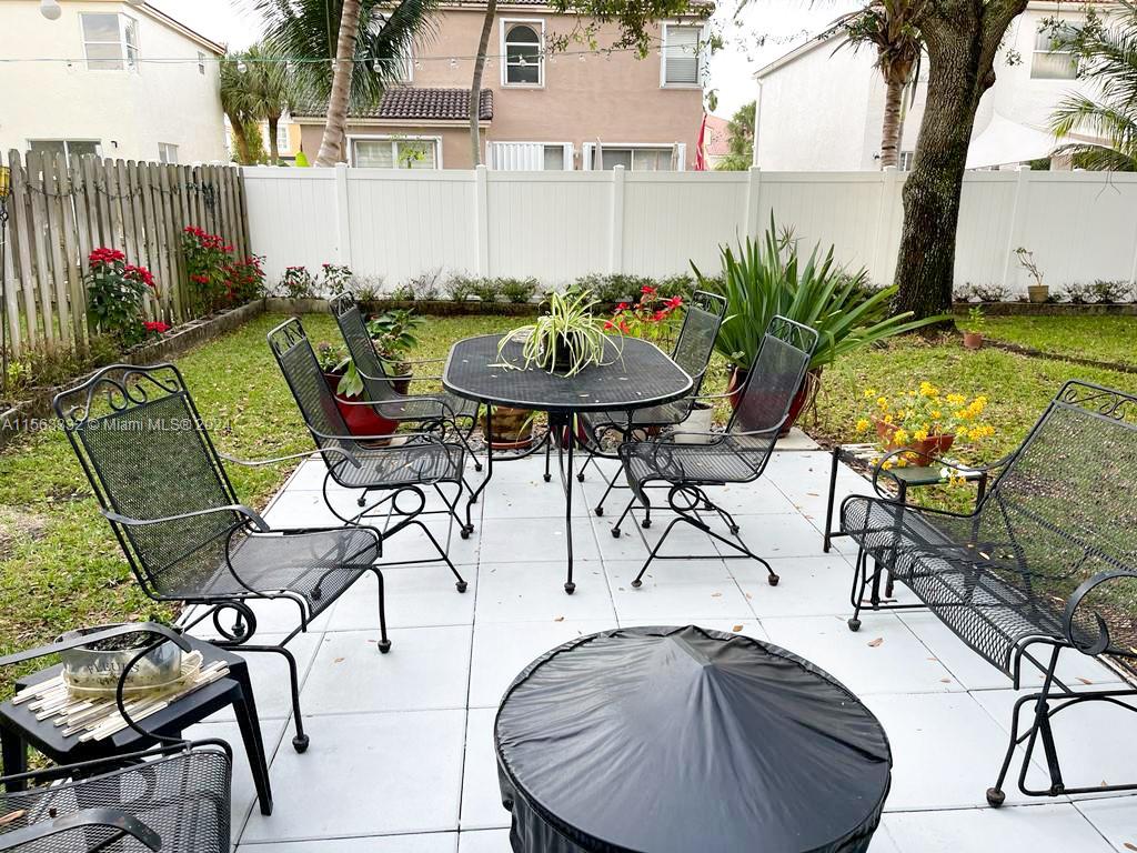 335 NW 152nd Ln, Pembroke Pines, Florida 33028, 3 Bedrooms Bedrooms, ,2 BathroomsBathrooms,Residentiallease,For Rent,335 NW 152nd Ln,A11563332