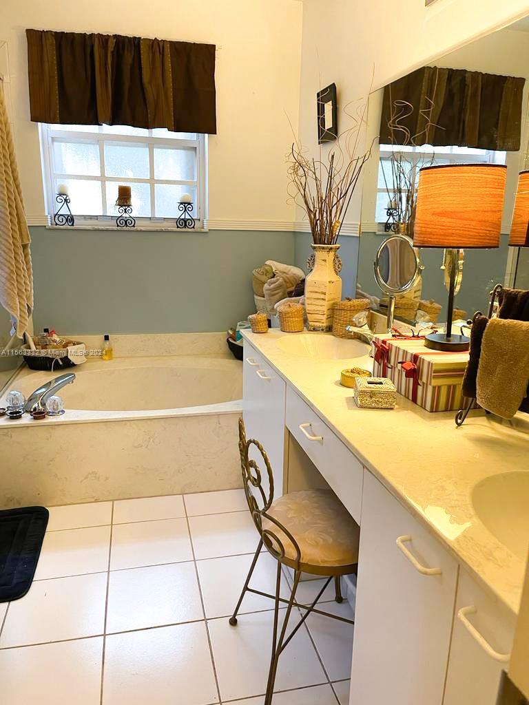 335 NW 152nd Ln, Pembroke Pines, Florida 33028, 3 Bedrooms Bedrooms, ,2 BathroomsBathrooms,Residentiallease,For Rent,335 NW 152nd Ln,A11563332