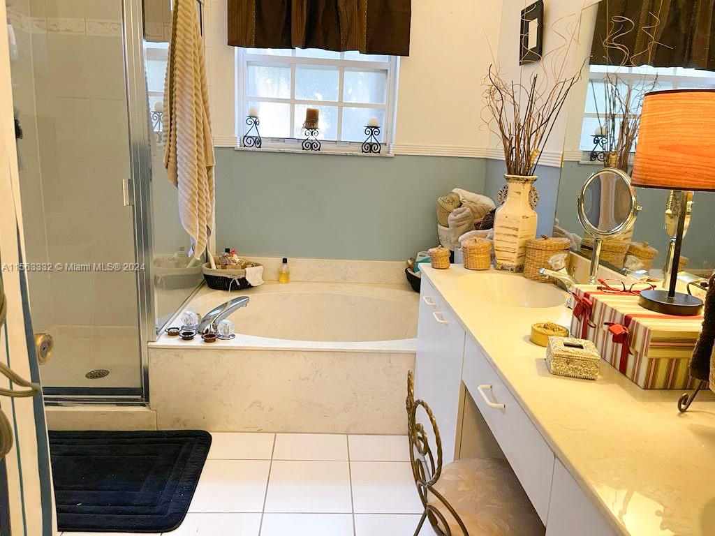 335 NW 152nd Ln, Pembroke Pines, Florida 33028, 3 Bedrooms Bedrooms, ,2 BathroomsBathrooms,Residentiallease,For Rent,335 NW 152nd Ln,A11563332