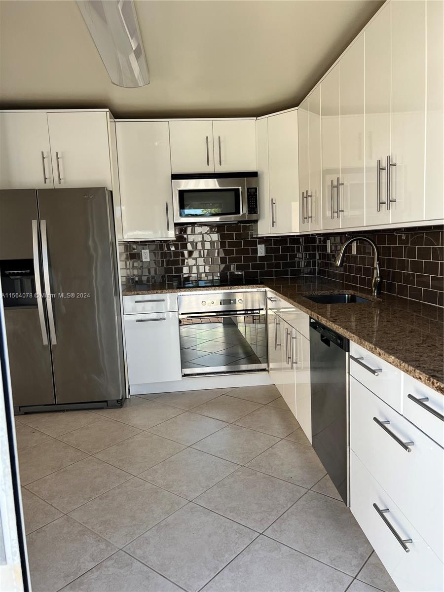 3810 SW 153rd Pl, Miami, Florida 33185, 3 Bedrooms Bedrooms, ,2 BathroomsBathrooms,Residentiallease,For Rent,3810 SW 153rd Pl,A11564078