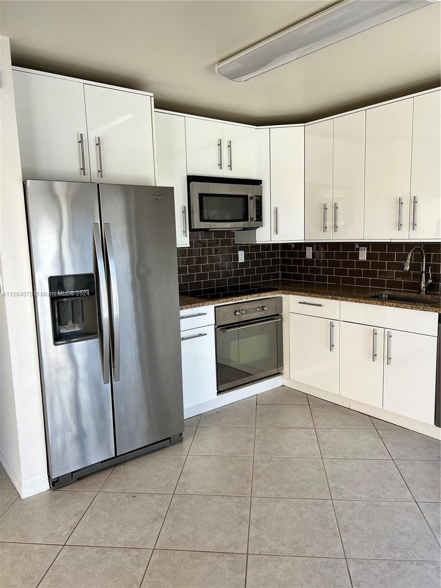 3810 SW 153rd Pl, Miami, Florida 33185, 3 Bedrooms Bedrooms, ,2 BathroomsBathrooms,Residentiallease,For Rent,3810 SW 153rd Pl,A11564078