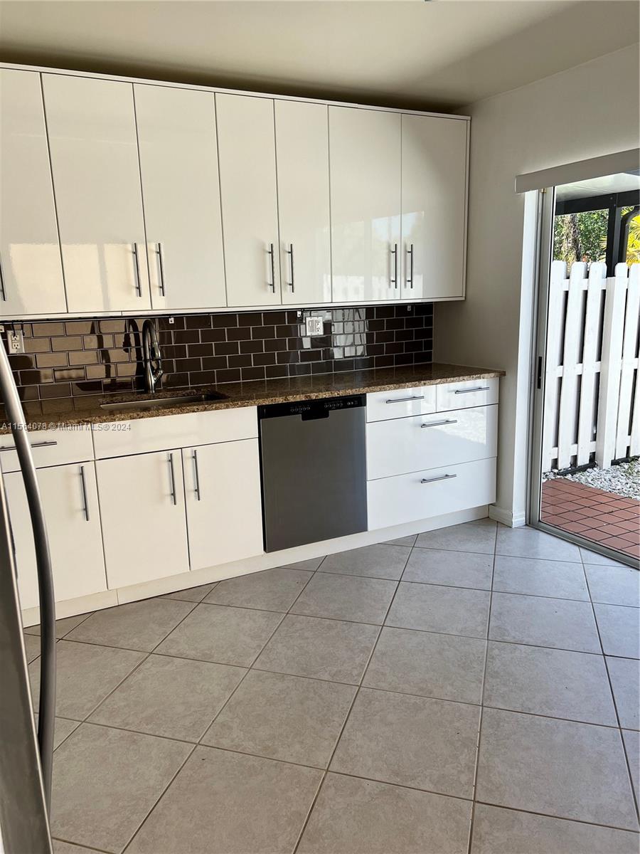 3810 SW 153rd Pl, Miami, Florida 33185, 3 Bedrooms Bedrooms, ,2 BathroomsBathrooms,Residentiallease,For Rent,3810 SW 153rd Pl,A11564078