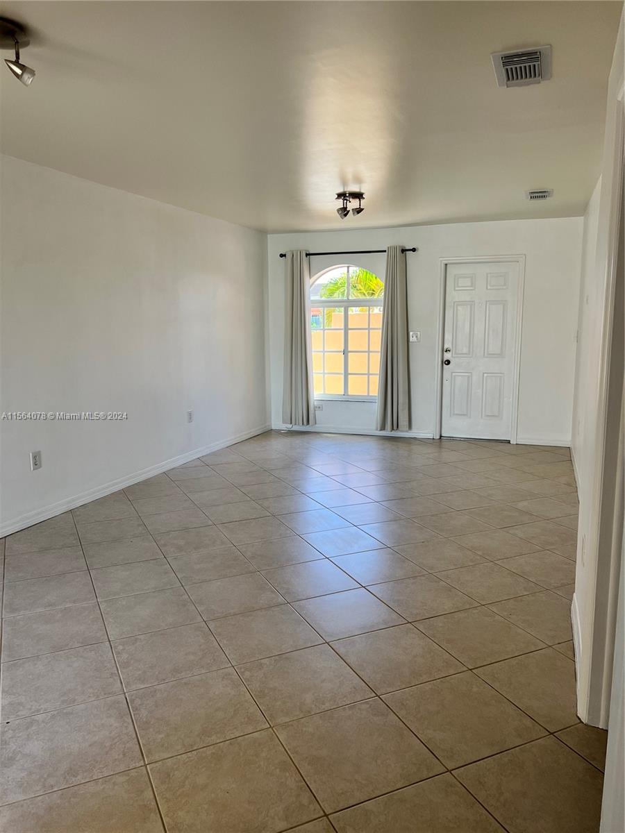 3810 SW 153rd Pl, Miami, Florida 33185, 3 Bedrooms Bedrooms, ,2 BathroomsBathrooms,Residentiallease,For Rent,3810 SW 153rd Pl,A11564078