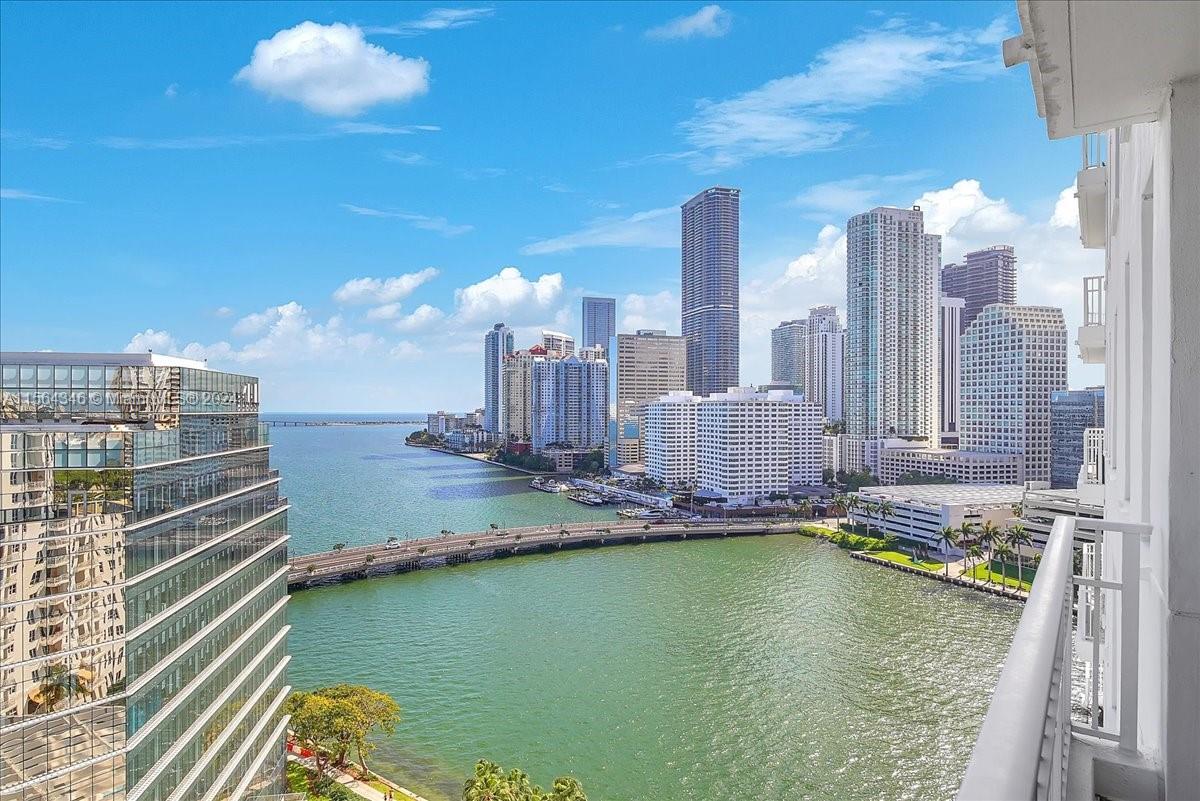 IMAGINE waking up to breathtaking, panoramic VIEWS of Biscayne Bay, Miami Port, Miami Beach, & Miami skyline. Relax in your freshly painted oasis, perfect blend of luxurious living & unparalleled convenience. Open kitchen, ideal for gourmet meals while entertaining friends & family. Washer & Dryer in unit. Resort-style living, sparkling pool with bay views with dual Jacuzzis, 2-story gym, sauna, business center, Bbq, squash & racquetball courts, billiards room, kids & bicycle Room, beauty salon, & new 24/7 gourmet self-checkout market. Location is everything, & Courvoisier boasts an unbeatable one. Enjoy scenic morning walks along the island path, next to Restaurants, Mall BCC. 15 mins to airport, Key Biscayne, Miami Beach, & Coconut Grove.**BONUS: 2 PARKING SPACES + 1 BIG STORAGE.
