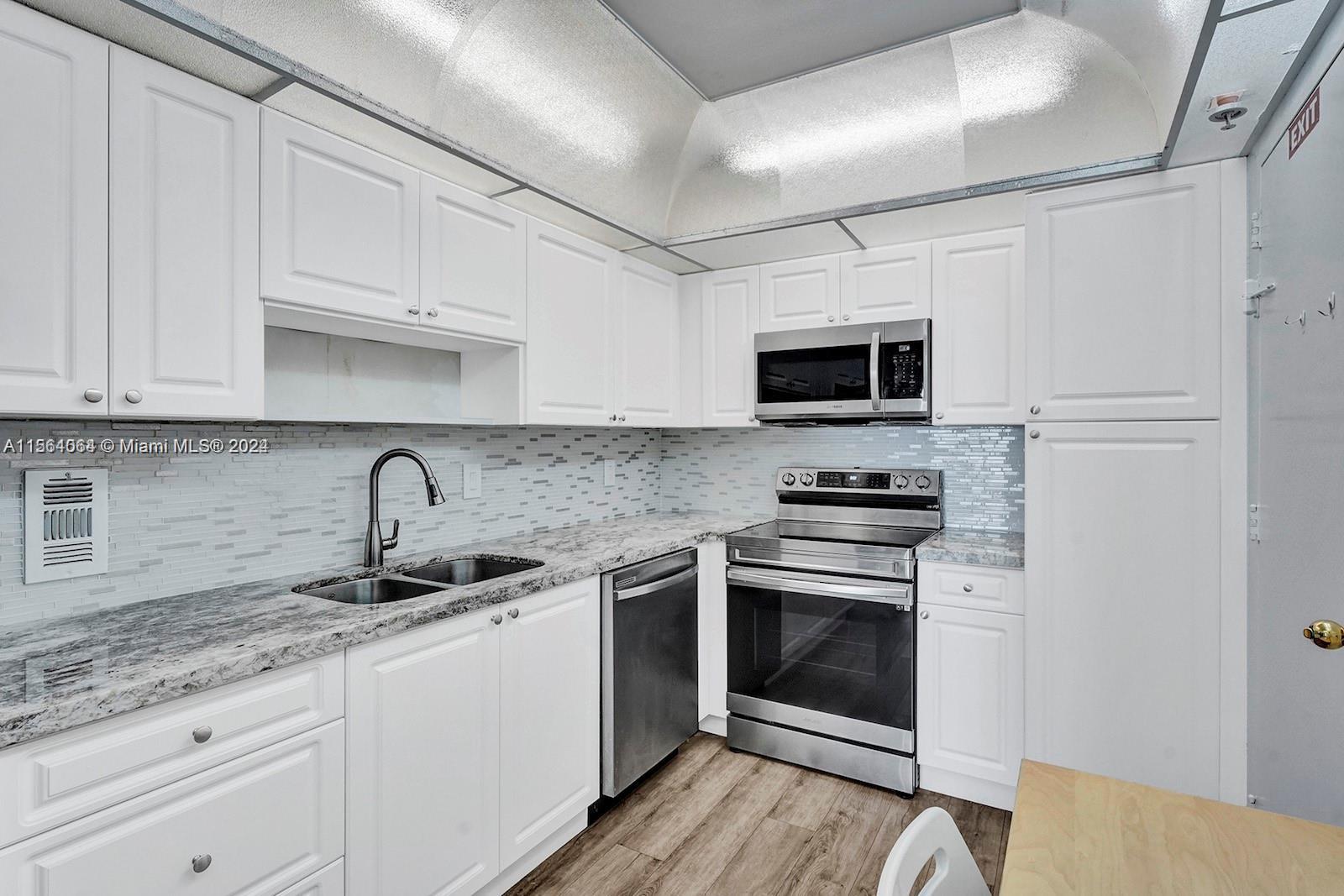 3801 S Ocean Dr 9W, Hollywood, Florida 33019, 2 Bedrooms Bedrooms, ,2 BathroomsBathrooms,Residential,For Sale,3801 S Ocean Dr 9W,A11564064