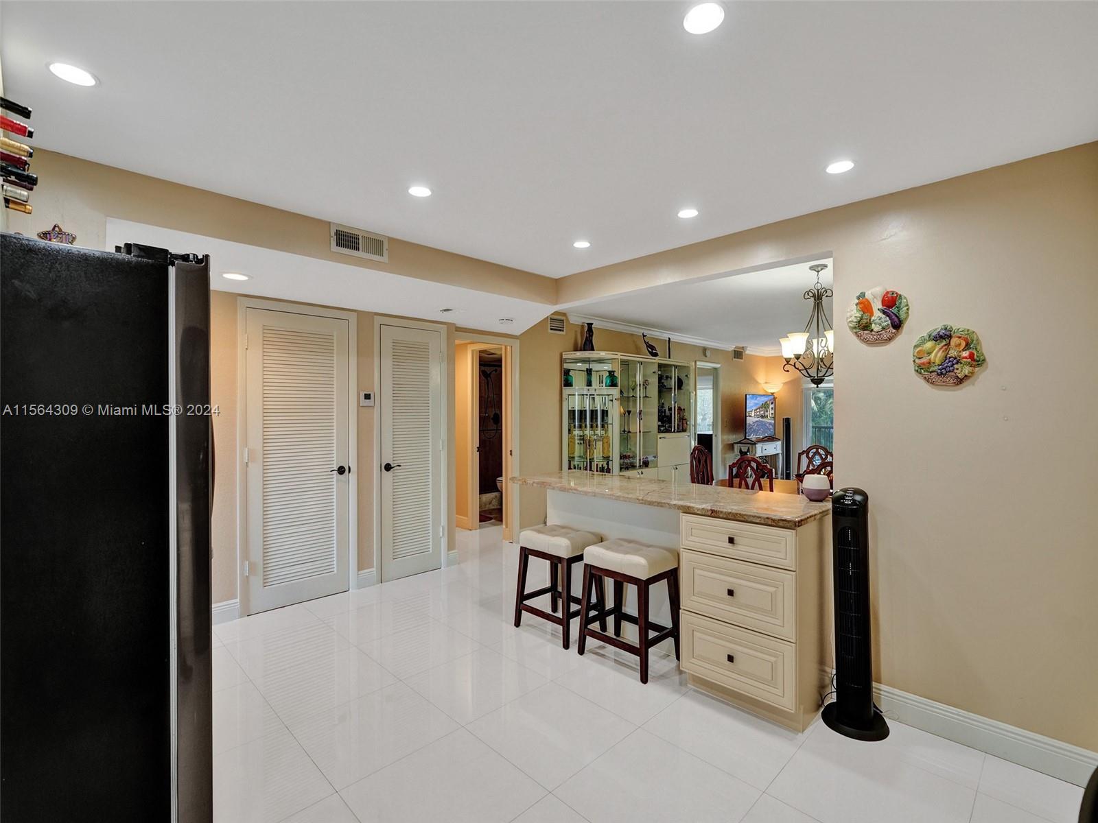 271 S Hollybrook Dr 202, Pembroke Pines, Florida 33025, 2 Bedrooms Bedrooms, ,2 BathroomsBathrooms,Residential,For Sale,271 S Hollybrook Dr 202,A11564309