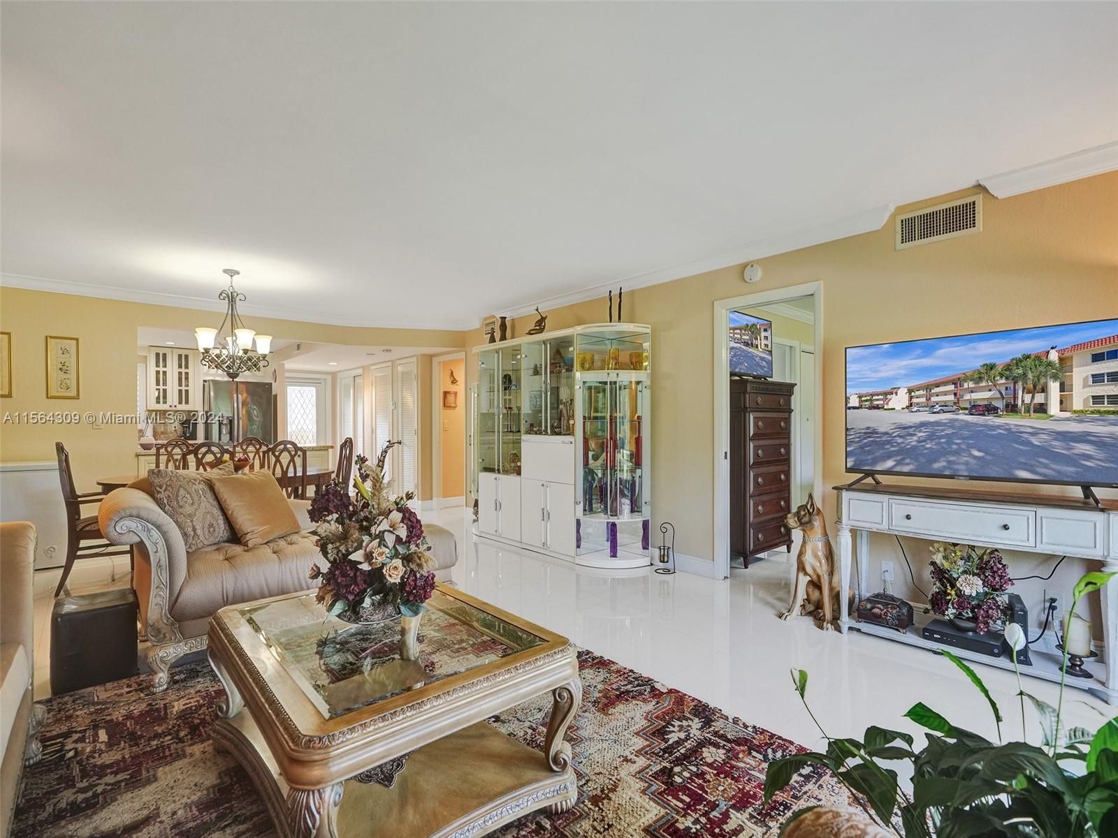 271 S Hollybrook Dr 202, Pembroke Pines, Florida 33025, 2 Bedrooms Bedrooms, ,2 BathroomsBathrooms,Residential,For Sale,271 S Hollybrook Dr 202,A11564309