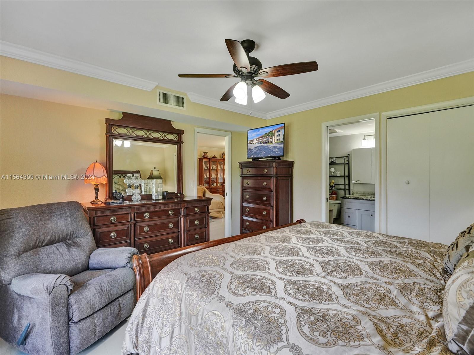 271 S Hollybrook Dr 202, Pembroke Pines, Florida 33025, 2 Bedrooms Bedrooms, ,2 BathroomsBathrooms,Residential,For Sale,271 S Hollybrook Dr 202,A11564309