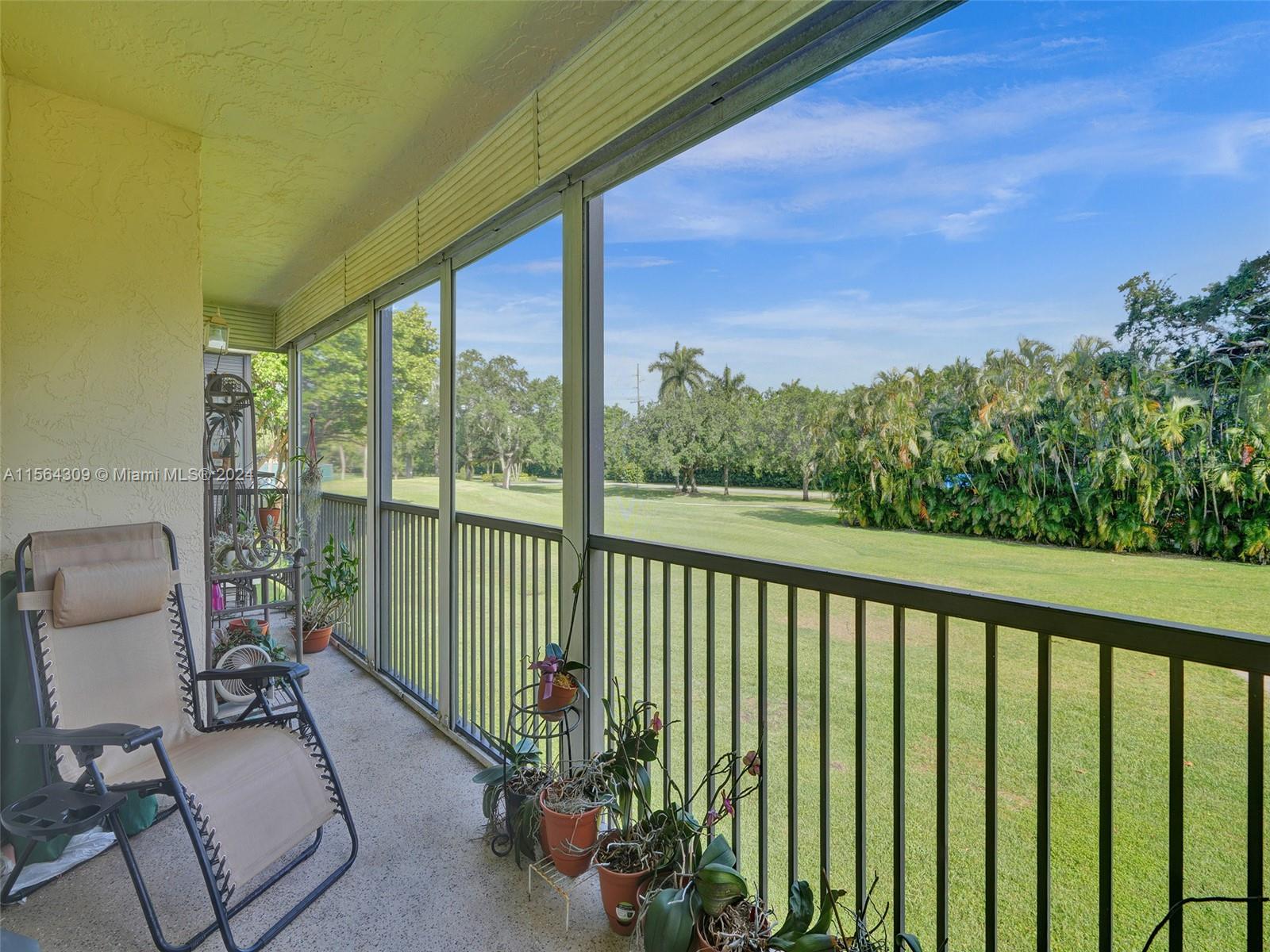 271 S Hollybrook Dr 202, Pembroke Pines, Florida 33025, 2 Bedrooms Bedrooms, ,2 BathroomsBathrooms,Residential,For Sale,271 S Hollybrook Dr 202,A11564309