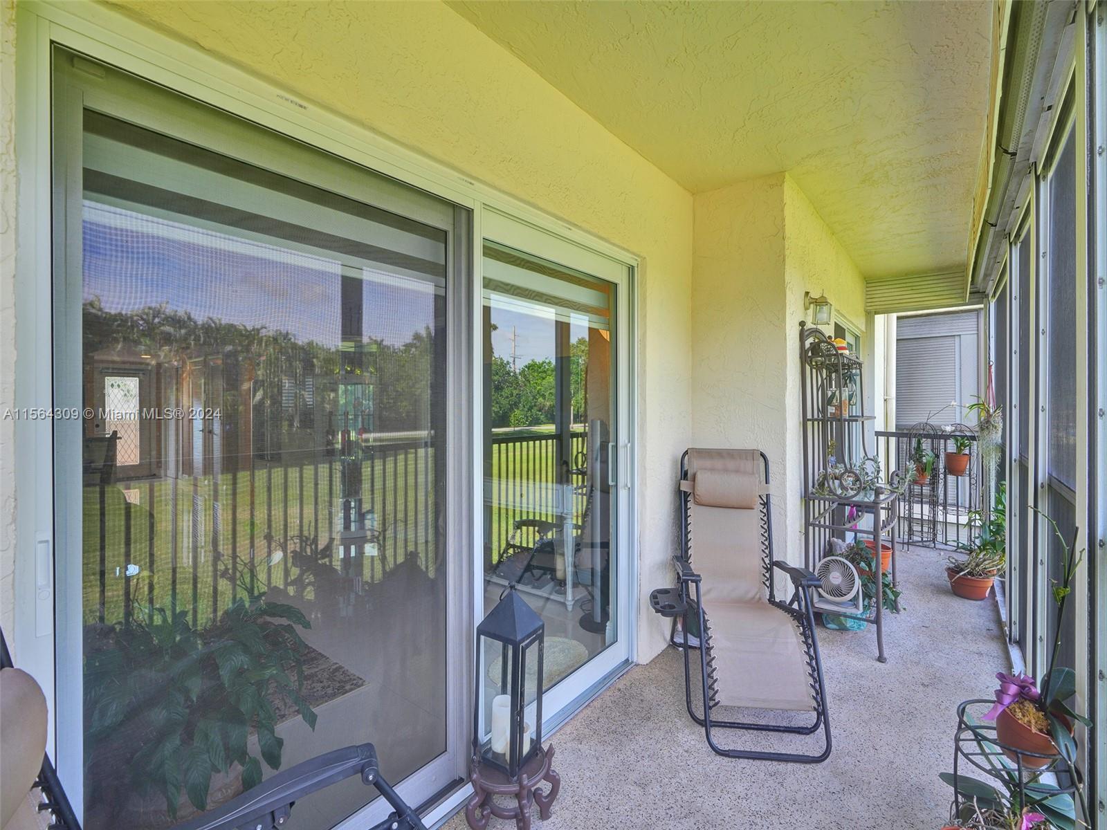 271 S Hollybrook Dr 202, Pembroke Pines, Florida 33025, 2 Bedrooms Bedrooms, ,2 BathroomsBathrooms,Residential,For Sale,271 S Hollybrook Dr 202,A11564309