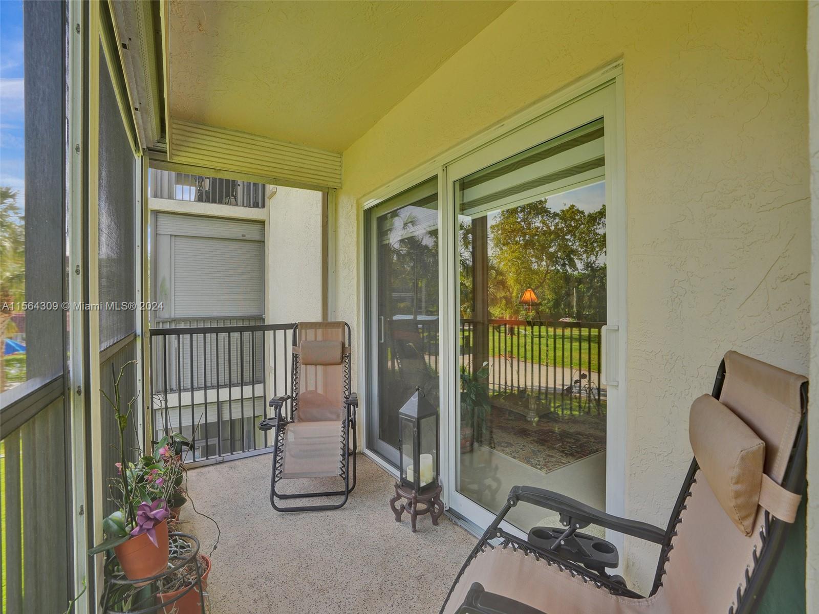 271 S Hollybrook Dr 202, Pembroke Pines, Florida 33025, 2 Bedrooms Bedrooms, ,2 BathroomsBathrooms,Residential,For Sale,271 S Hollybrook Dr 202,A11564309