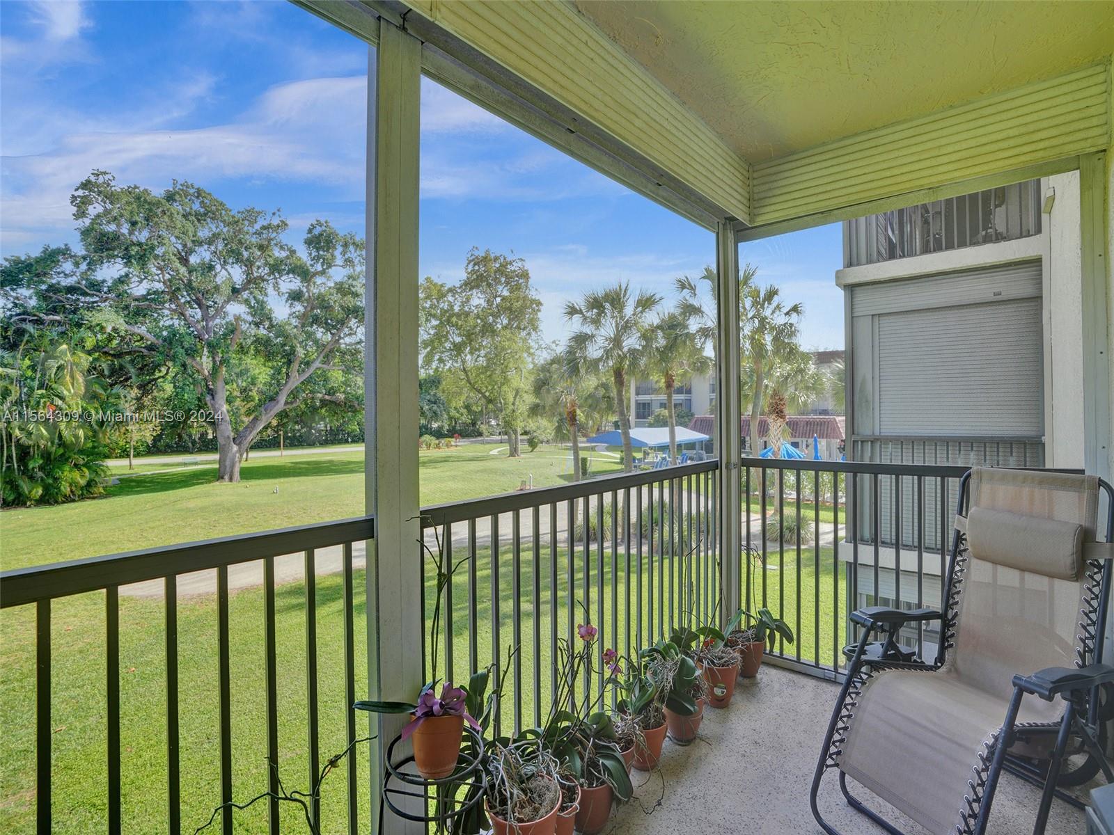 271 S Hollybrook Dr 202, Pembroke Pines, Florida 33025, 2 Bedrooms Bedrooms, ,2 BathroomsBathrooms,Residential,For Sale,271 S Hollybrook Dr 202,A11564309