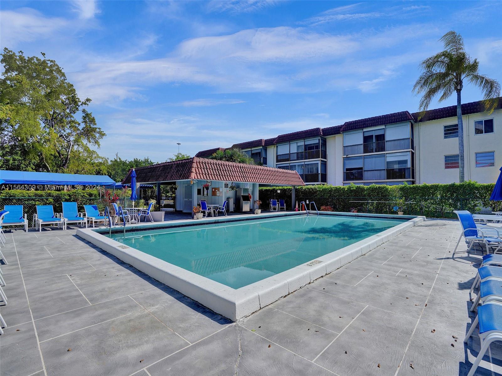 271 S Hollybrook Dr 202, Pembroke Pines, Florida 33025, 2 Bedrooms Bedrooms, ,2 BathroomsBathrooms,Residential,For Sale,271 S Hollybrook Dr 202,A11564309