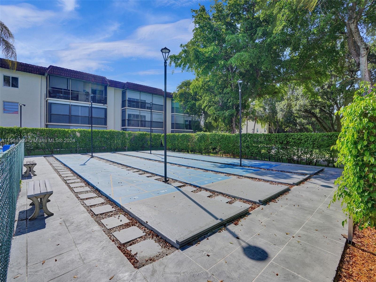 271 S Hollybrook Dr 202, Pembroke Pines, Florida 33025, 2 Bedrooms Bedrooms, ,2 BathroomsBathrooms,Residential,For Sale,271 S Hollybrook Dr 202,A11564309