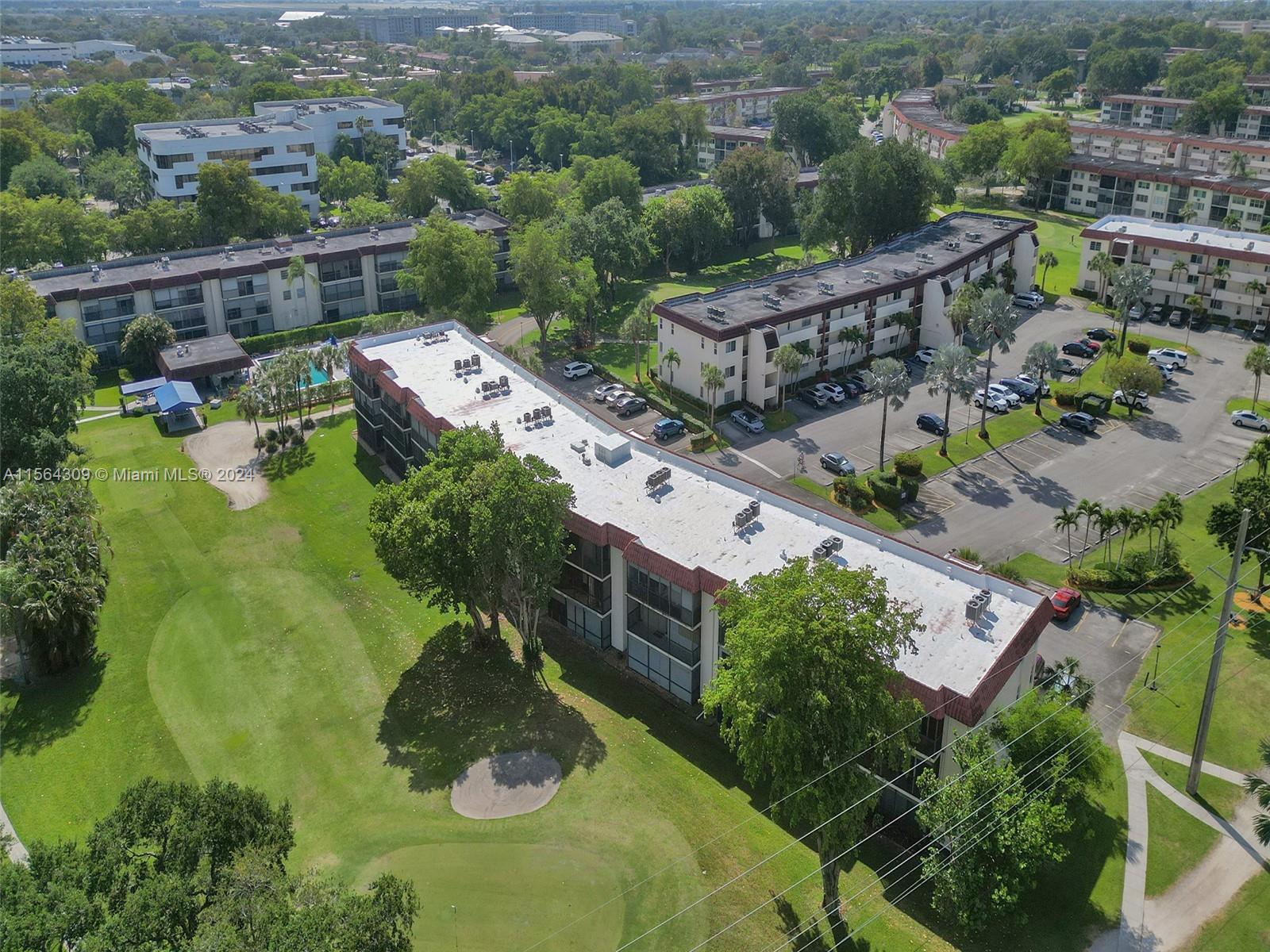 271 S Hollybrook Dr 202, Pembroke Pines, Florida 33025, 2 Bedrooms Bedrooms, ,2 BathroomsBathrooms,Residential,For Sale,271 S Hollybrook Dr 202,A11564309