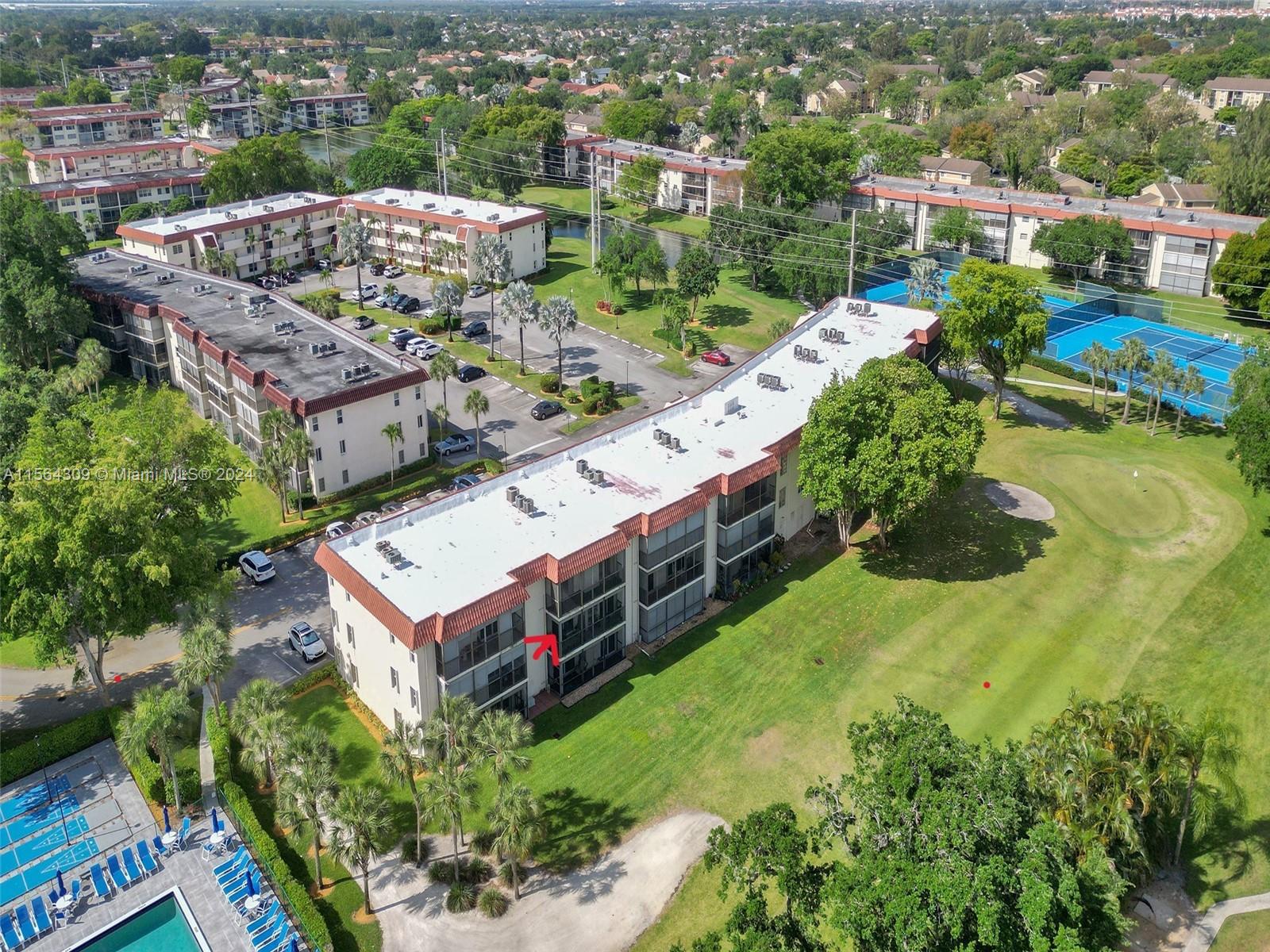 271 S Hollybrook Dr 202, Pembroke Pines, Florida 33025, 2 Bedrooms Bedrooms, ,2 BathroomsBathrooms,Residential,For Sale,271 S Hollybrook Dr 202,A11564309