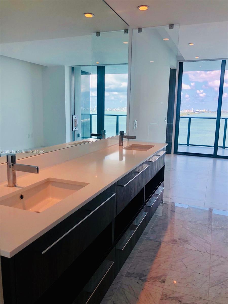 3131 NE 7TH AVENUE 1705, Miami, Florida 33137, 2 Bedrooms Bedrooms, ,2 BathroomsBathrooms,Residentiallease,For Rent,3131 NE 7TH AVENUE 1705,A11564361